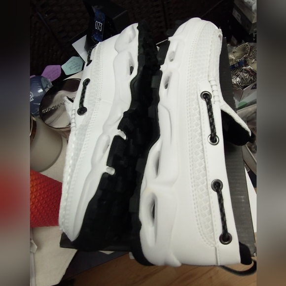 #033 Sz 7.5M NIB BASS OUTDOORS White Shoes - Picture 4 of 16